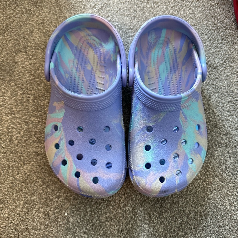 Marble crocs